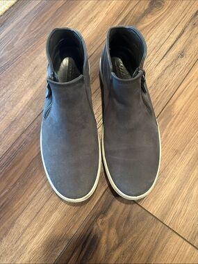 Women’s Grey Slip-On Casual Sneakers
